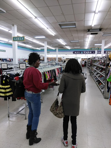 Shopping Mall «Freedom Village Shopping Center», reviews and photos, 1039 Alleghany St, Charlotte, NC 28208, USA