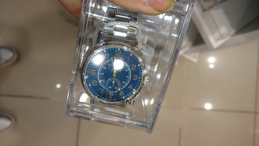 Stores to buy children's watches Lima