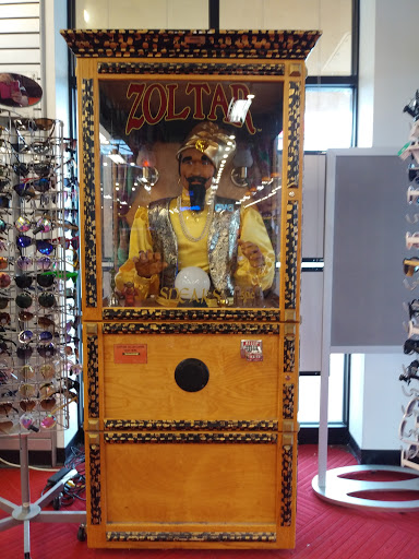 Music Store «Newbury Comics», reviews and photos, 859 Boston Providence Hwy, Norwood, MA 02062, USA