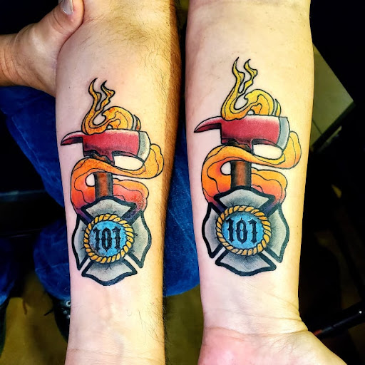 Explore skull and roses tattoo ideas, creative tattoo ideas in Oklahoma City, available at The Gem Tattoo