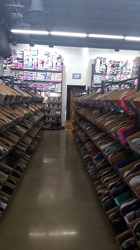 SKECHERS Warehouse Outlet image 4