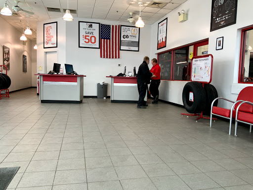 Tire Shop «Discount Tire Store - Coon Rapids, MN», reviews and photos, 12921 Riverdale Dr NW a, Coon Rapids, MN 55448, USA