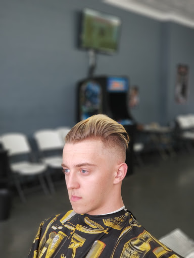 Barber Shop «Razor 1 Kutz Barbershop», reviews and photos, 7218 Montgomery Rd, Silverton, OH 45236, USA