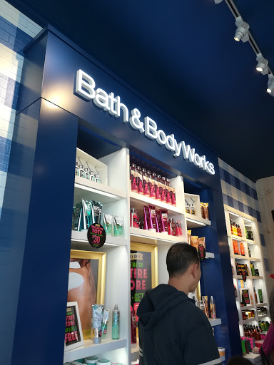 Beauty Supply Store «Bath & Body Works», reviews and photos, 2862 Town Center Blvd, Crestview Hills, KY 41017, USA