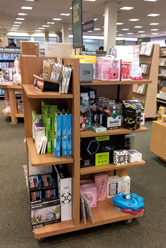 Book Store «Barnes & Noble», reviews and photos, 3701 McKinley Pkwy, Buffalo, NY 14219, USA