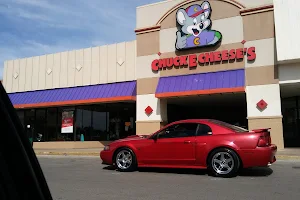 Chuck E. Cheese image