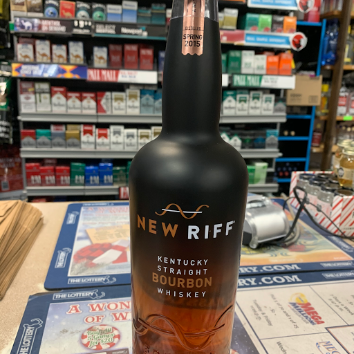 Liquor Store «Liquor Barn», reviews and photos, 133 Main St #4, Spencer, MA 01562, USA