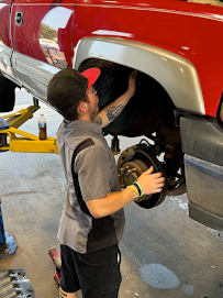 J & M Auto Service - 41st St