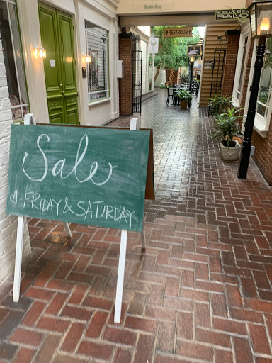 Restaurant «La Baguette French Bread and Pastry Shop», reviews and photos, 3088 Poplar Ave, Memphis, TN 38111, USA