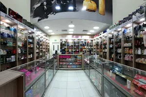 Beverly Hills Perfumes - São Vicente image