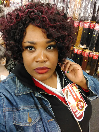 Cosmetics Store «E C Beauty Supply», reviews and photos, 808 E 185th St, Cleveland, OH 44119, USA