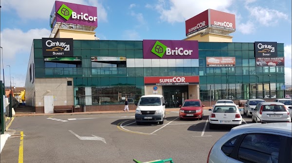 Centro Comercial Los Venezolanos, La Laguna, San Benito