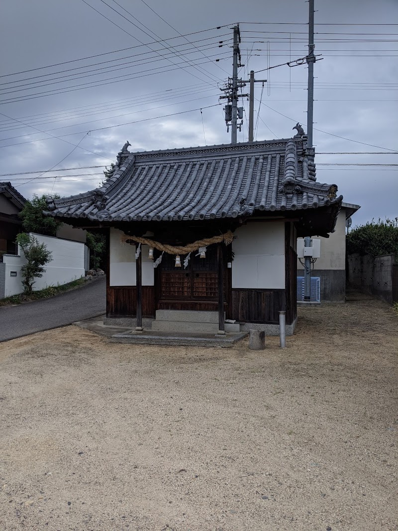 由賀神社