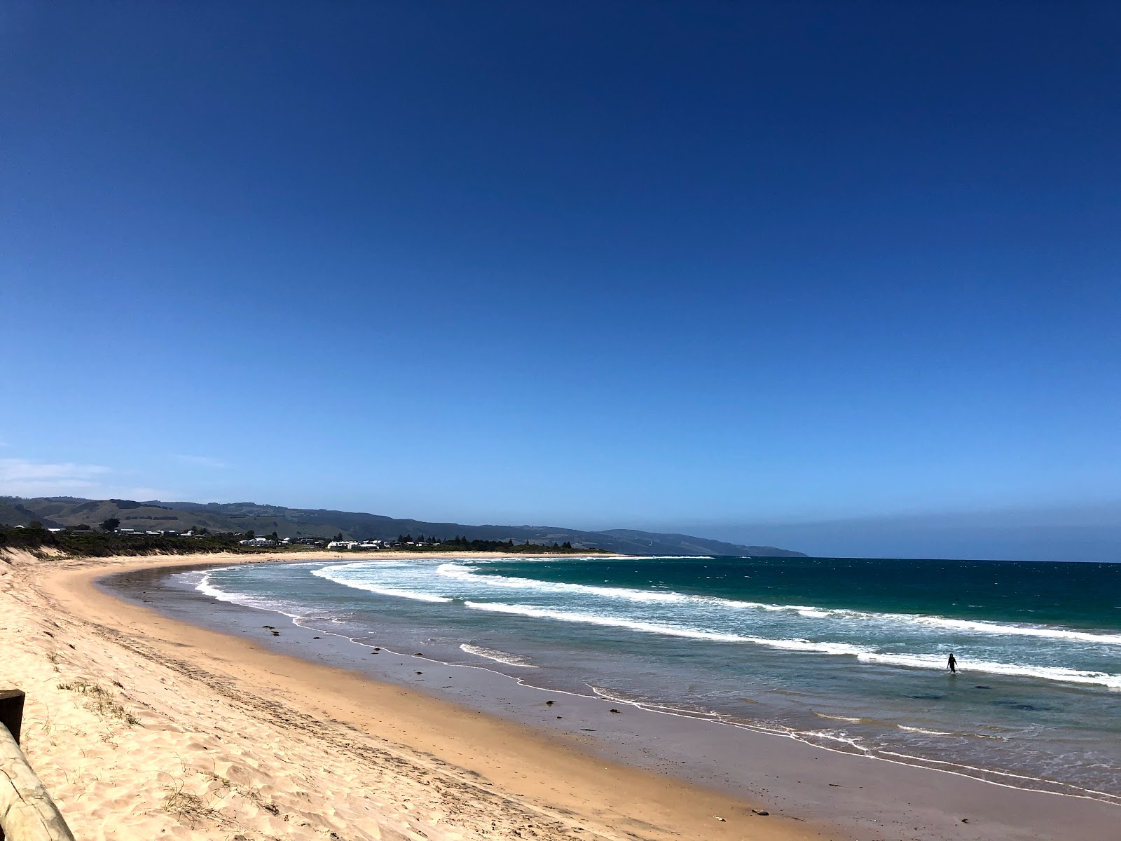 Foto de Marengo Beach - lugar popular entre os apreciadores de relaxamento