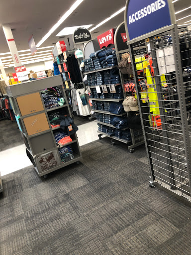 Sporting Goods Store «Academy Sports + Outdoors», reviews and photos, 7513 N Interstate Hwy 35, Austin, TX 78752, USA