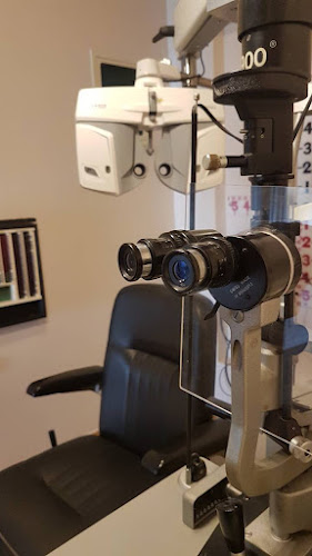 Χειρουργός Οφθαλμίατρος Δρ Γεωργόπουλος Μηνάς - Πειραιάς