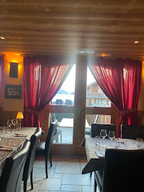Atmosphère du Restaurant Le Genépi à Montvalezan - n°1