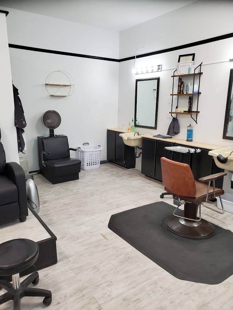 B's Beauty Salon 84648