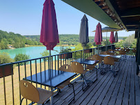 Atmosphère du Restaurant L’Oustal du lac à Montcuq - n°1