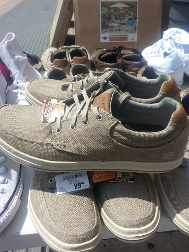 Sporting Goods Store «Academy Sports + Outdoors», reviews and photos, 1101 W Arbrook Blvd, Arlington, TX 76015, USA