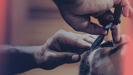 Barberia Adonis Corte de cabello exclusivo para caballeros, especialista en arreglo de barba y bigote.