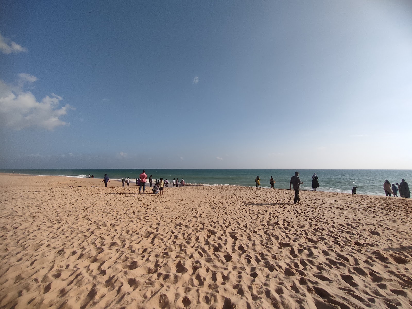 Fotografie cu Paramanvilai Beach zonele de facilități