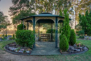 Pinegrove Memorial Park image