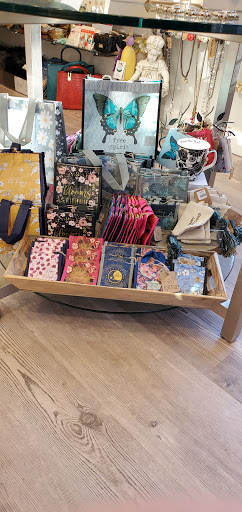 Jewelry Store «Knock Knock Boutique», reviews and photos, 110 W Chocolate Ave, Hershey, PA 17033, USA