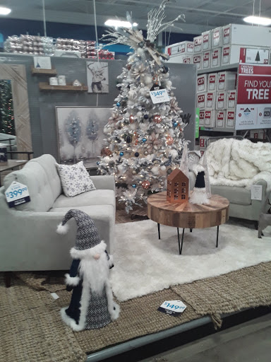 Shopping Mall «Riverdale Plaza Shopping Center», reviews and photos, 1044 W Mercury Blvd, Hampton, VA 23666, USA