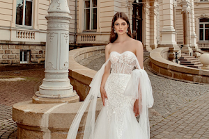 Fashion Du Jour Bridal image