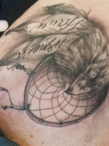 Tattoo Shop «Lucky Gal Tattoo & Piercing», reviews and photos, 3023 SW 9th St, Des Moines, IA 50315, USA