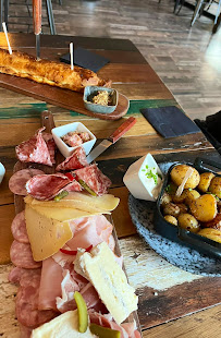 Charcuterie du Restaurant Les coudes sur la table à Reims - n°2