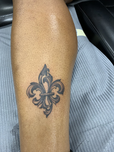 Explore small flower tattoo ideas, creative tattoo ideas in Fargo, available at Golden Dragon Tattoo