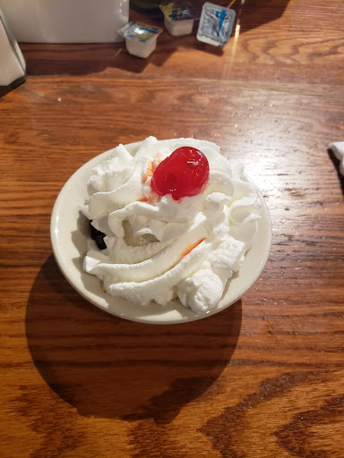 American Restaurant «Cracker Barrel Old Country Store», reviews and photos, 2858 N Glenstone Ave, Springfield, MO 65803, USA