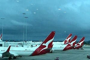 Qantas Club Melbourne image