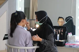 MUA SEMARANG | UMA MAKEUP - Makeup Artist Semarang - Hijab Stylist Semarang image