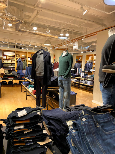 Clothing Store «J.Crew», reviews and photos, 2126 Abbott Martin Rd #141, Nashville, TN 37215, USA