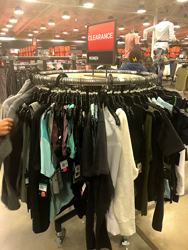 Sporting Goods Store «Nike Factory Store», reviews and photos, 5195 Factory Shops Blvd, Ellenton, FL 34222, USA