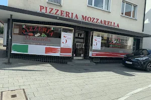 Pizzeria mozzarella image
