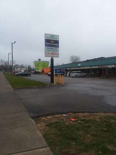 Grocery Store «Save-A-Lot», reviews and photos, 2189 Versailles Rd, Lexington, KY 40504, USA