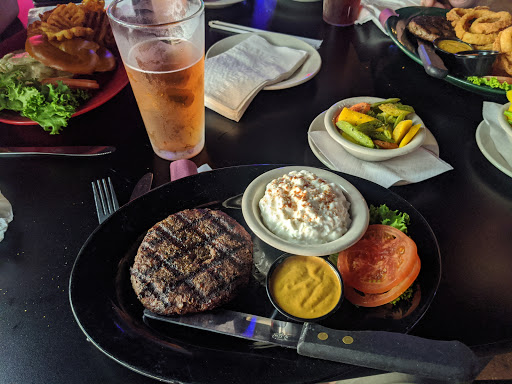 American Restaurant «The Garage Pub & Grill», reviews and photos, 308 4th St, Columbus, IN 47201, USA