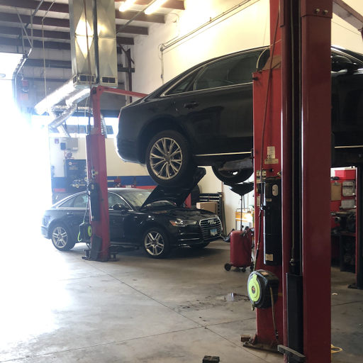 Auto Repair Shop «Top Notch Auto & More», reviews and photos, 930 Pyott Rd #105, Crystal Lake, IL 60014, USA