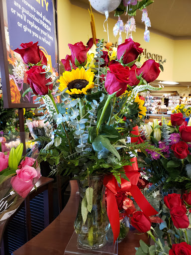 Grocery Store «Safeway», reviews and photos, 653 S State St, Ukiah, CA 95482, USA