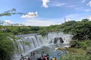 Kunthala Waterfalls image