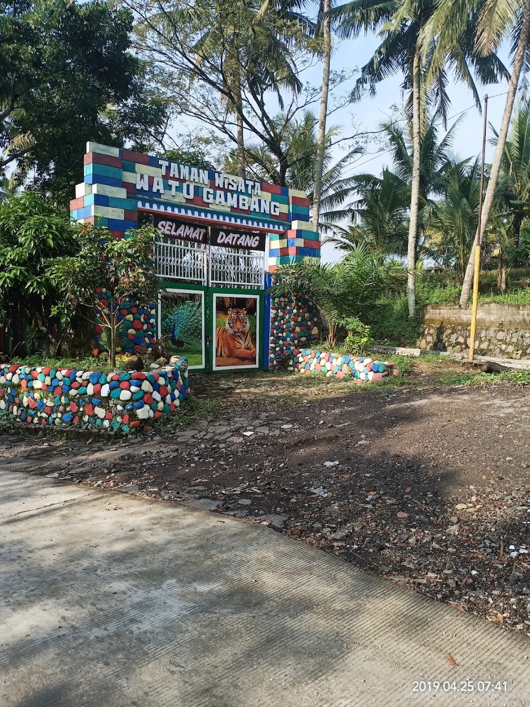 Taman Wisata Watu Gambang