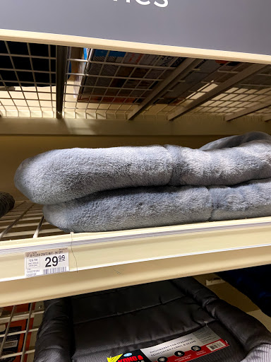 Pet Supply Store «PetSmart», reviews and photos, 1521 Golden Gate Plaza, Mayfield Heights, OH 44124, USA