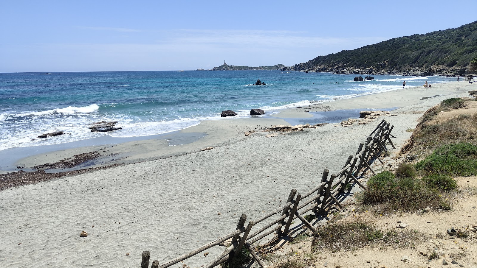 Capo Carbonara Beach'in fotoğrafı çok temiz temizlik seviyesi ile