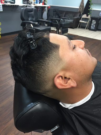 Barber Shop «U.S. CUTS BARBERSHOP INC.», reviews and photos, 426 E Derby Ave, Auburndale, FL 33823, USA