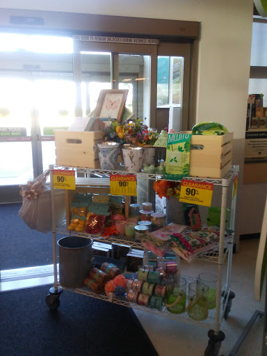 Shopping Mall «The Shops at Fox River», reviews and photos, 3340 Shoppers Dr, McHenry, IL 60051, USA