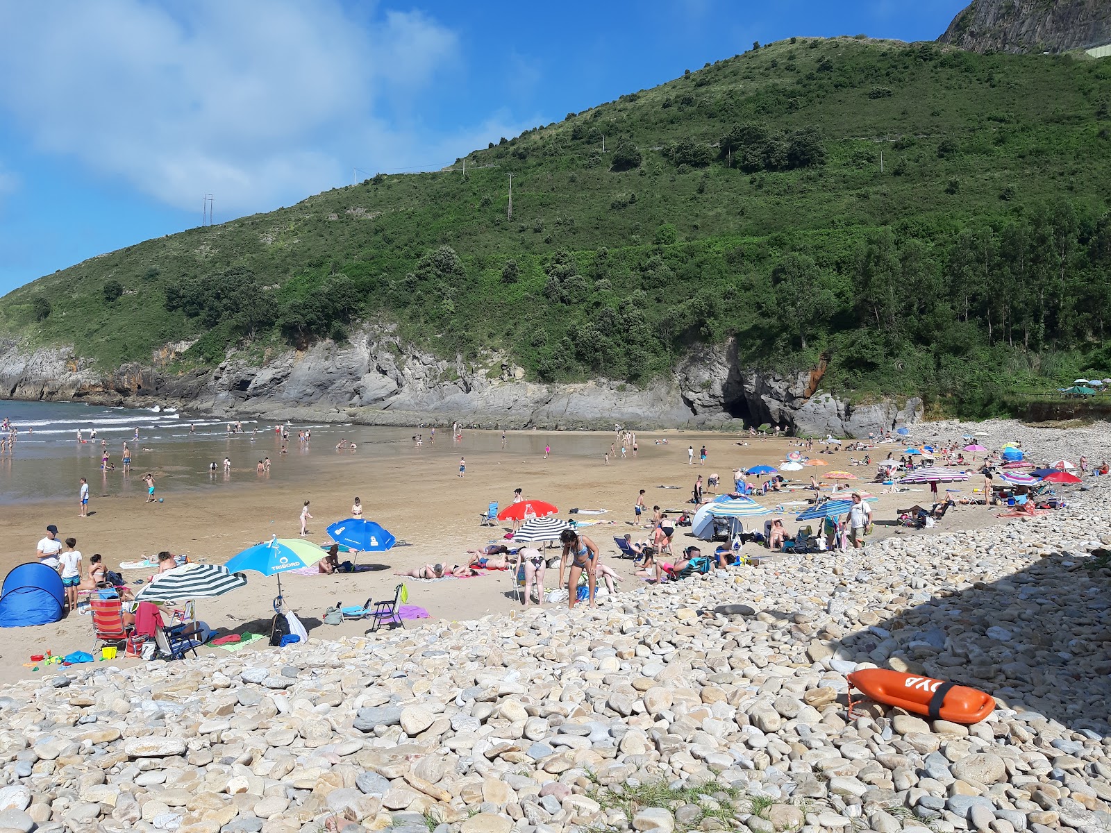 Foto von Playa de Miono mit geräumige bucht
